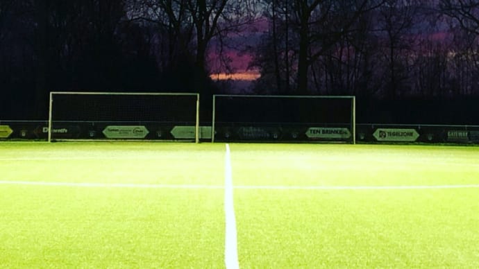 LED-verlichting op het trainingsveld van SV Enter Vooruit