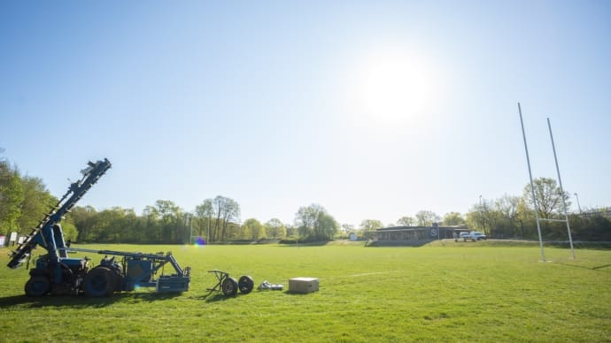 Lichtmast met LED-verlichting bij rugbyclub The Big Bulls Almelo