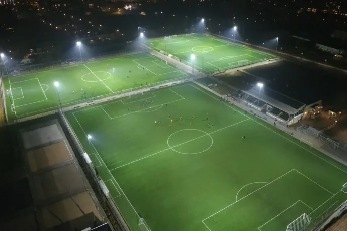 Luchtfoto van de LED-veldverlichting bij Zwart-Wit Harderwijk