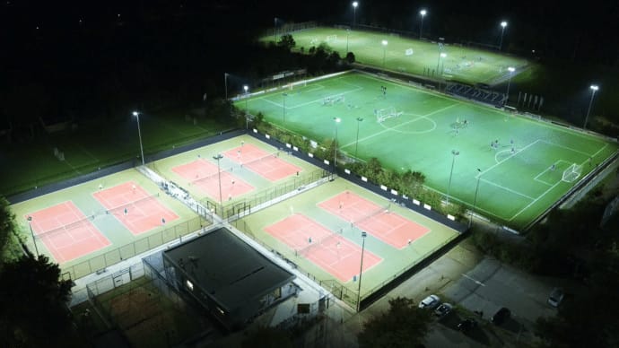 Avondopname van de LED-veldverlichting bij WTC Beukersweide en Juventa '12