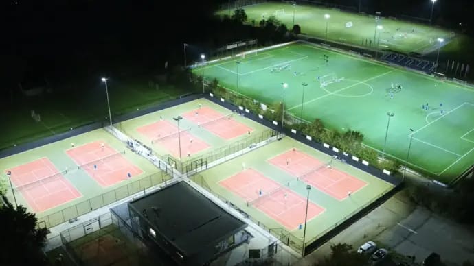 Avondopname van de LED-veldverlichting bij WTC Beukersweide en Juventa '12